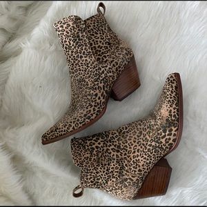 Dolce Vita Sammey Booties-Leopard